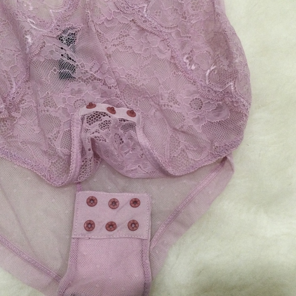 💝LOVE SALE💝SAM EDELMAN LACE CAPSLEEVE BODYSUIT - Picture 9 of 16